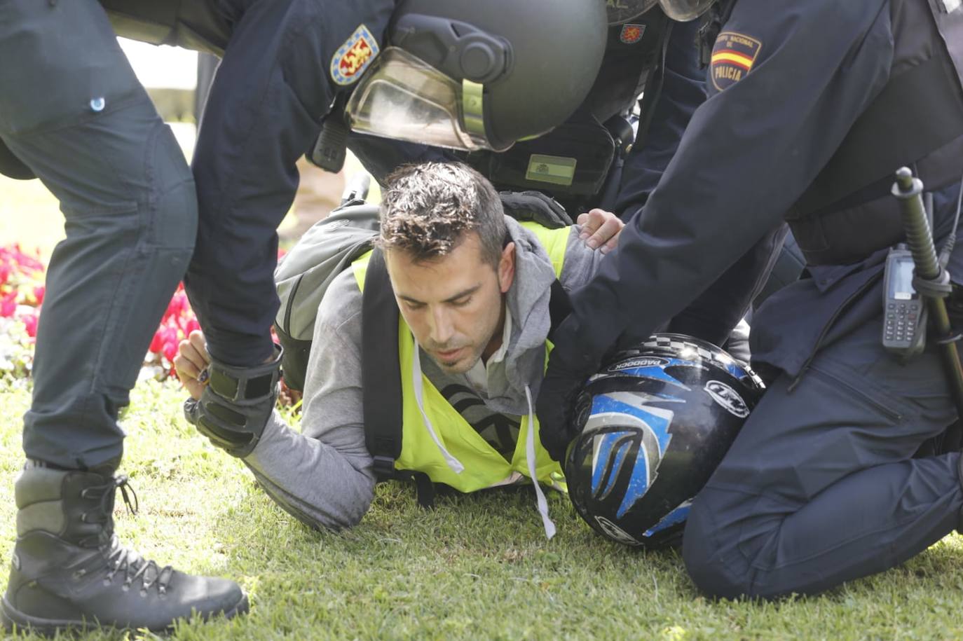 Agricultores independientes se concentran en el entorno de la Palmera en Sevilla