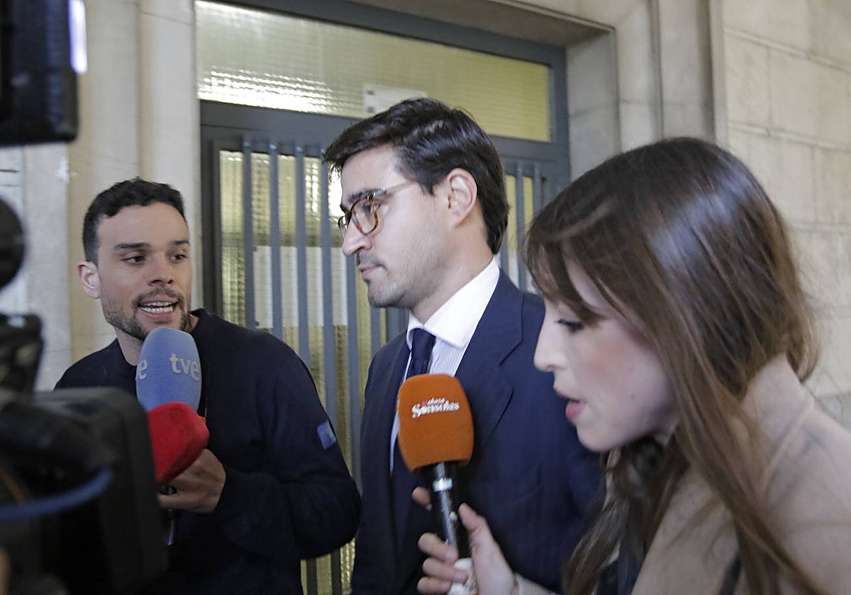 El abogado de Antonio Tejado, en una imagen de archivo llegando a los juzgados hace una semana