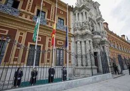 La paradoja del PSOE: pide abrir ahora San Telmo pero tiene ocupada la Plaza de España