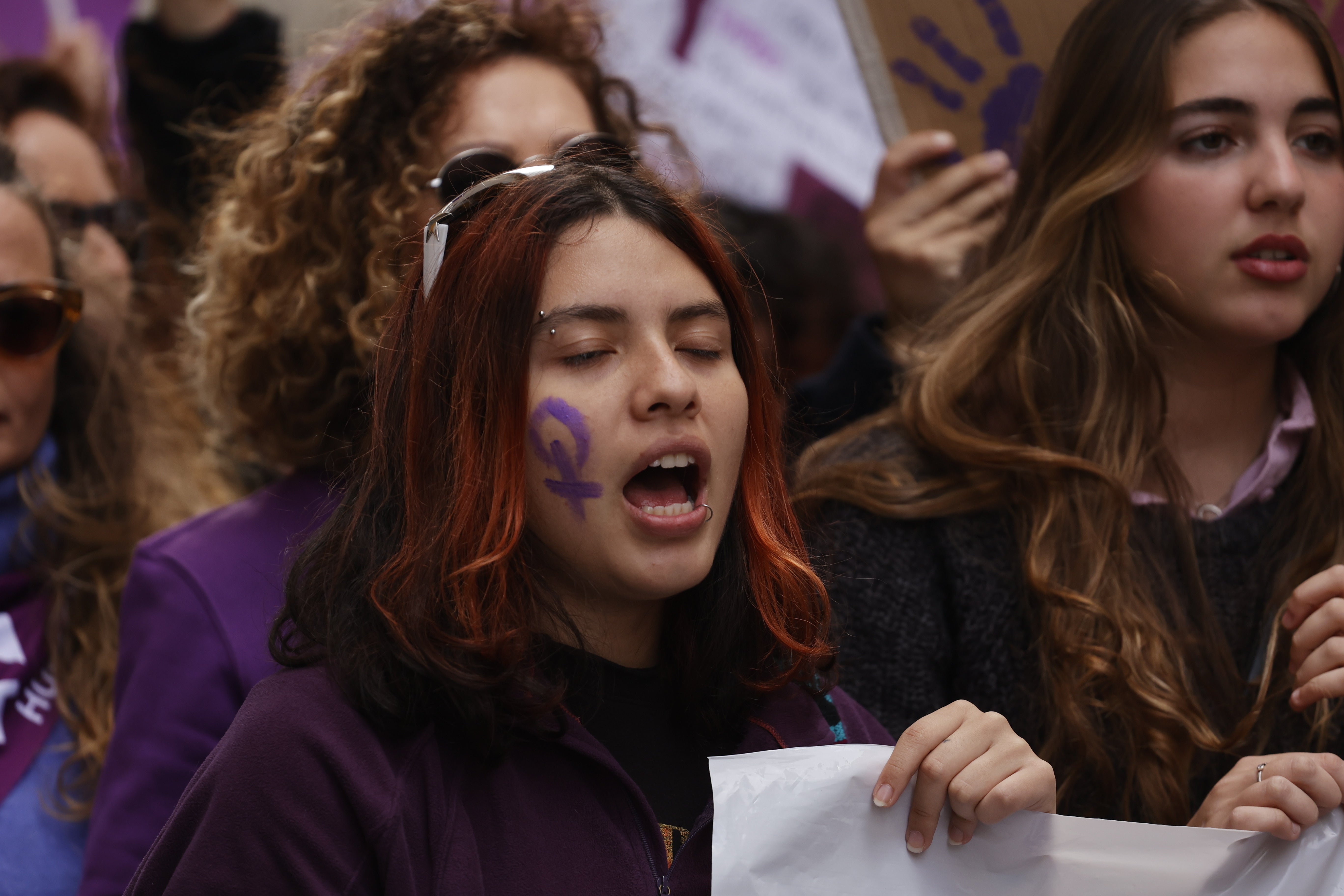La manifestación recorrió las principales calles del centro de la ciudad con muchos gritos y pancartas