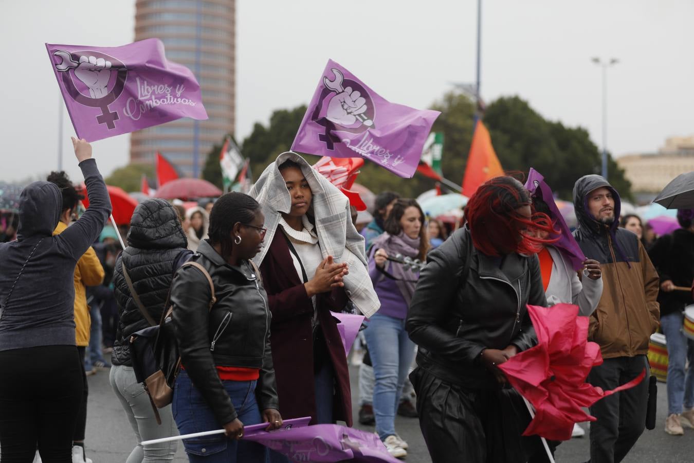 La lluvia no impidió que Mujeres Supervivientes saliera a reivindicar los derechos de las mujeres palestinas