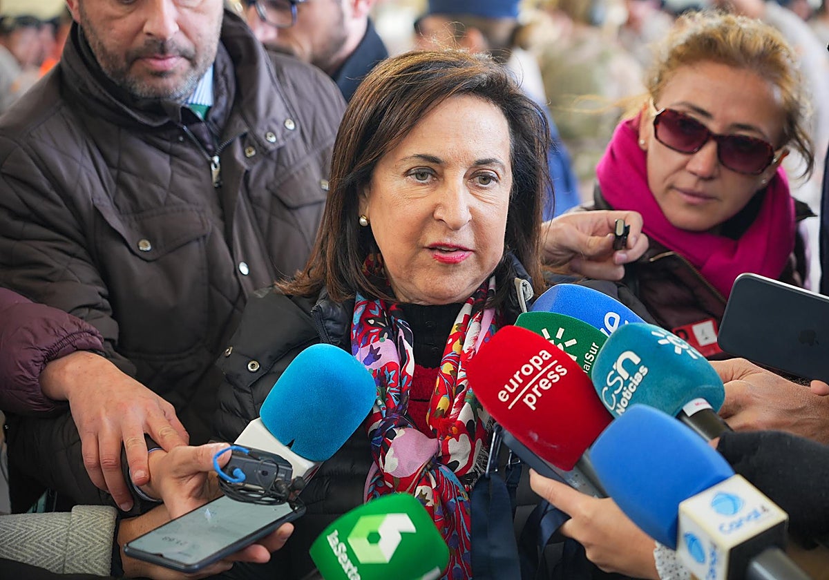La ministra de Defensa, Margarita Robles, este viernes en Morón de la Frontera