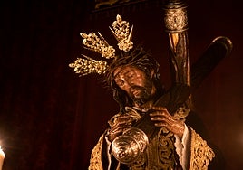 El Señor de la Divina Misericordia de las Siete Palabras, en el retablo mayor de San Vicente