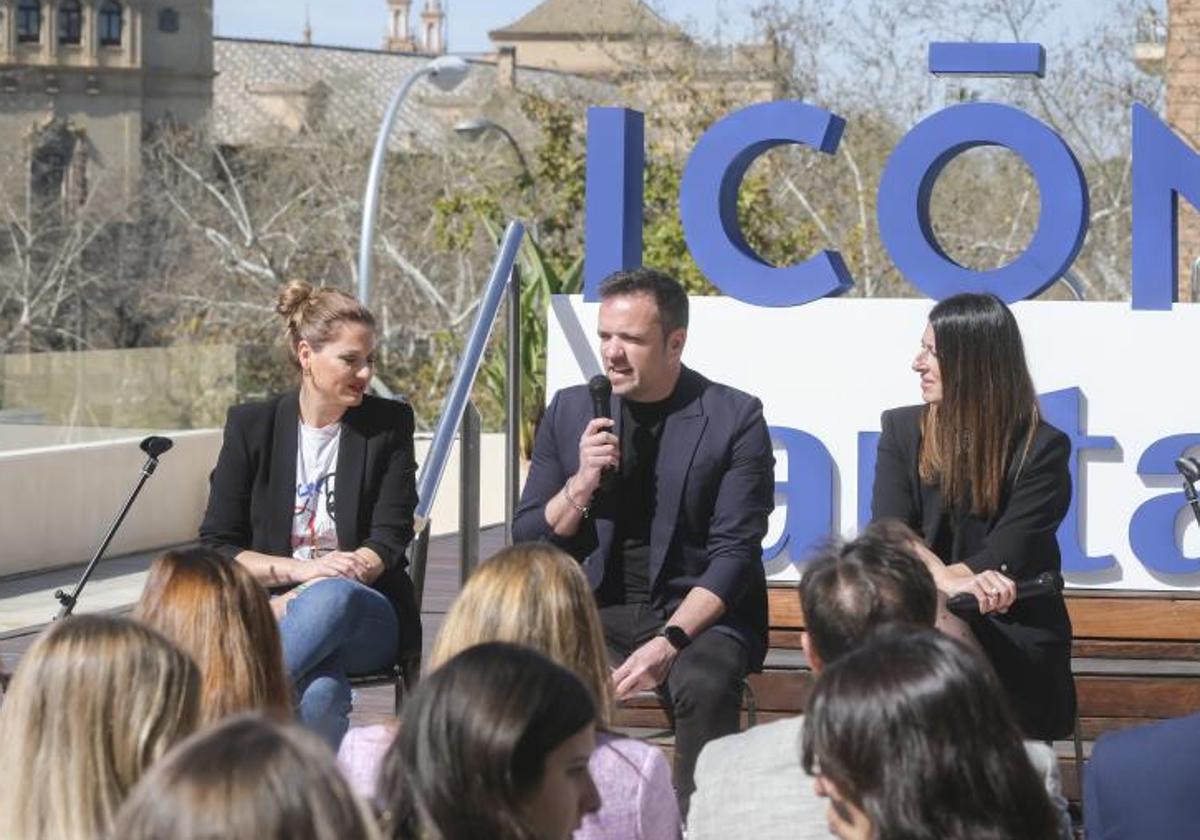 Minerva Salas y Javier Esteban durante la presentación de Icónica SANTALUCÍA Sevilla Fest