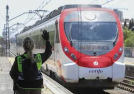 Cuatro trenes de la línea Sevilla - Córdoba afectados por una avería en la catenaria en Lora del Río