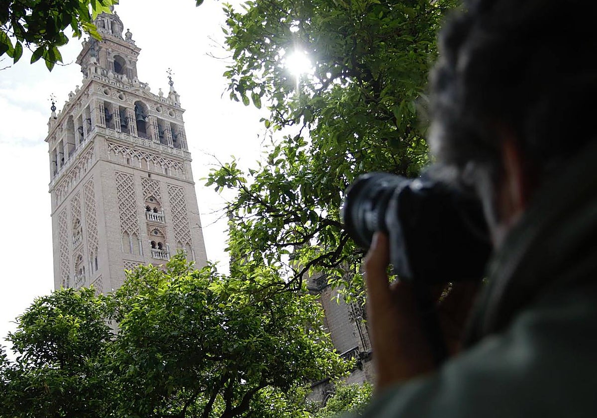 La Giralda luce ya sin andamios después de su restauración