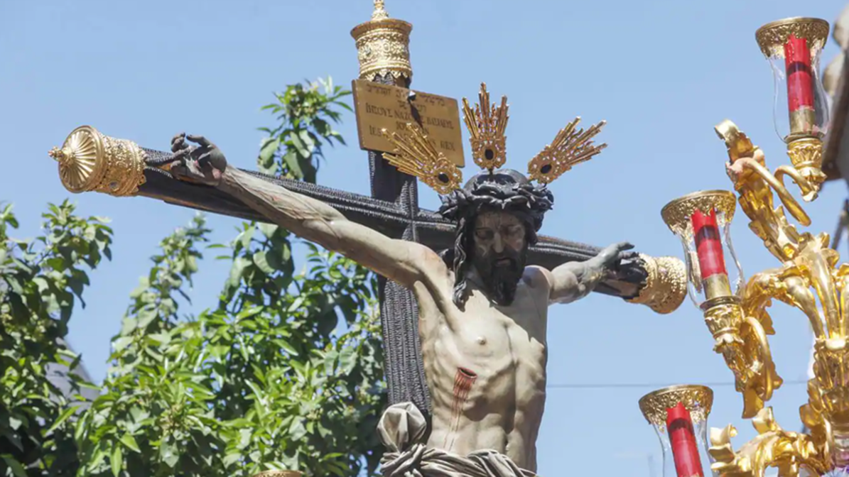 El Santísimo Cristo del Buen Fin, durante su estación de penitencia un Miércoles Santo