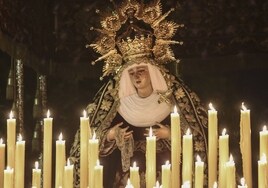 Estos son los mejores lugares para ver las hermandades y procesiones de la Madrugada del Viernes Santo en Sevilla