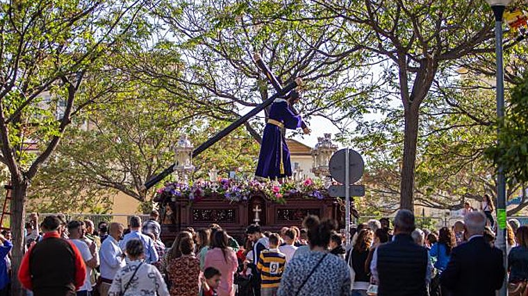 Avanza el Señor del Divino Perdón de Alcosa