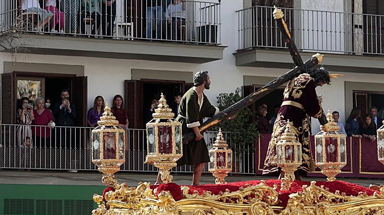 El Nazareno de San Roque junto a Simón de Cirene