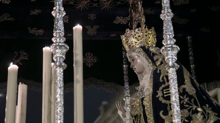 Nuestra Señora de Montserrat, en una jornada de Viernes Santo