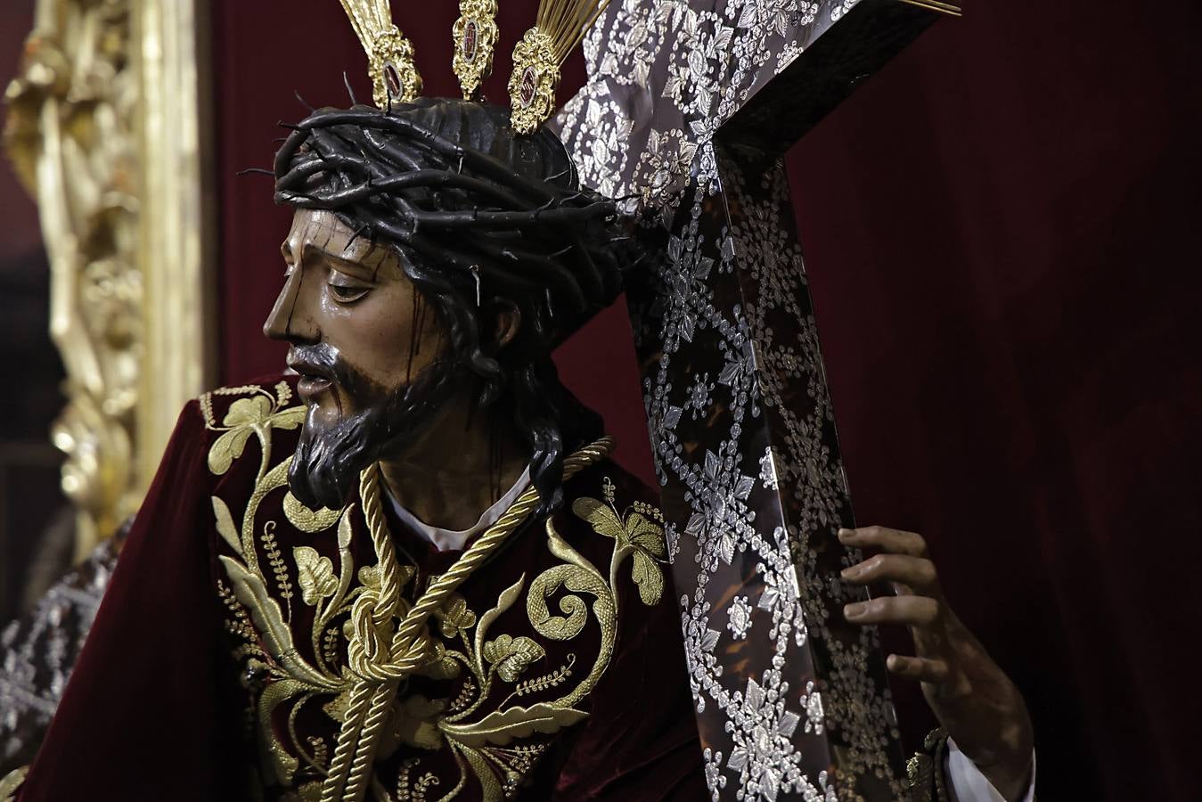 Besamanos de la Hermandad de las Penas de San Vicente, en la iglesia de San Vicente de Sevilla