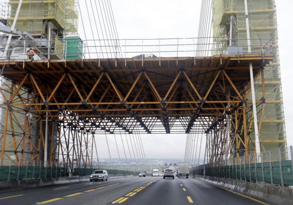 Estado actual en el que se encuentran las obras del puente del Centenario de Sevilla