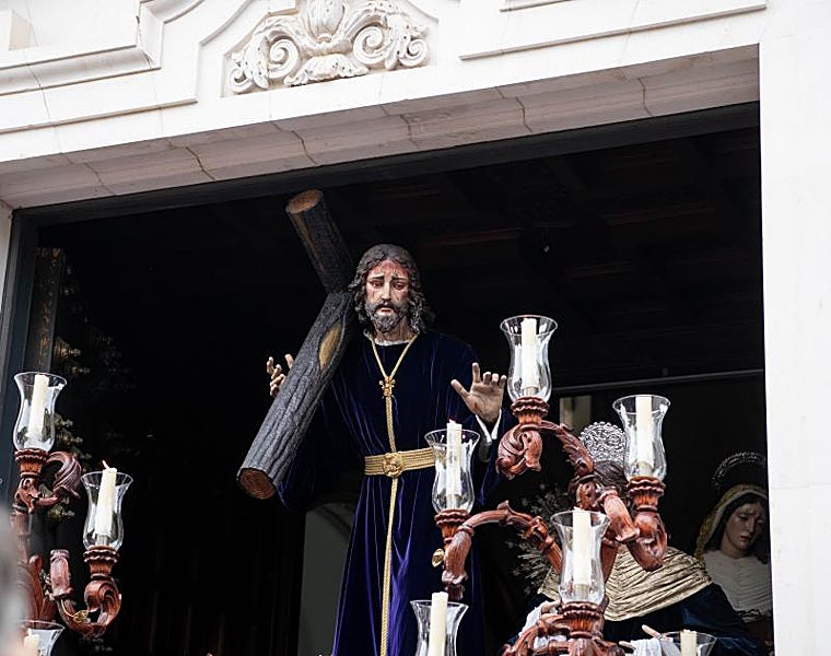 El Señor de la Misión en la puerta de la parroquia