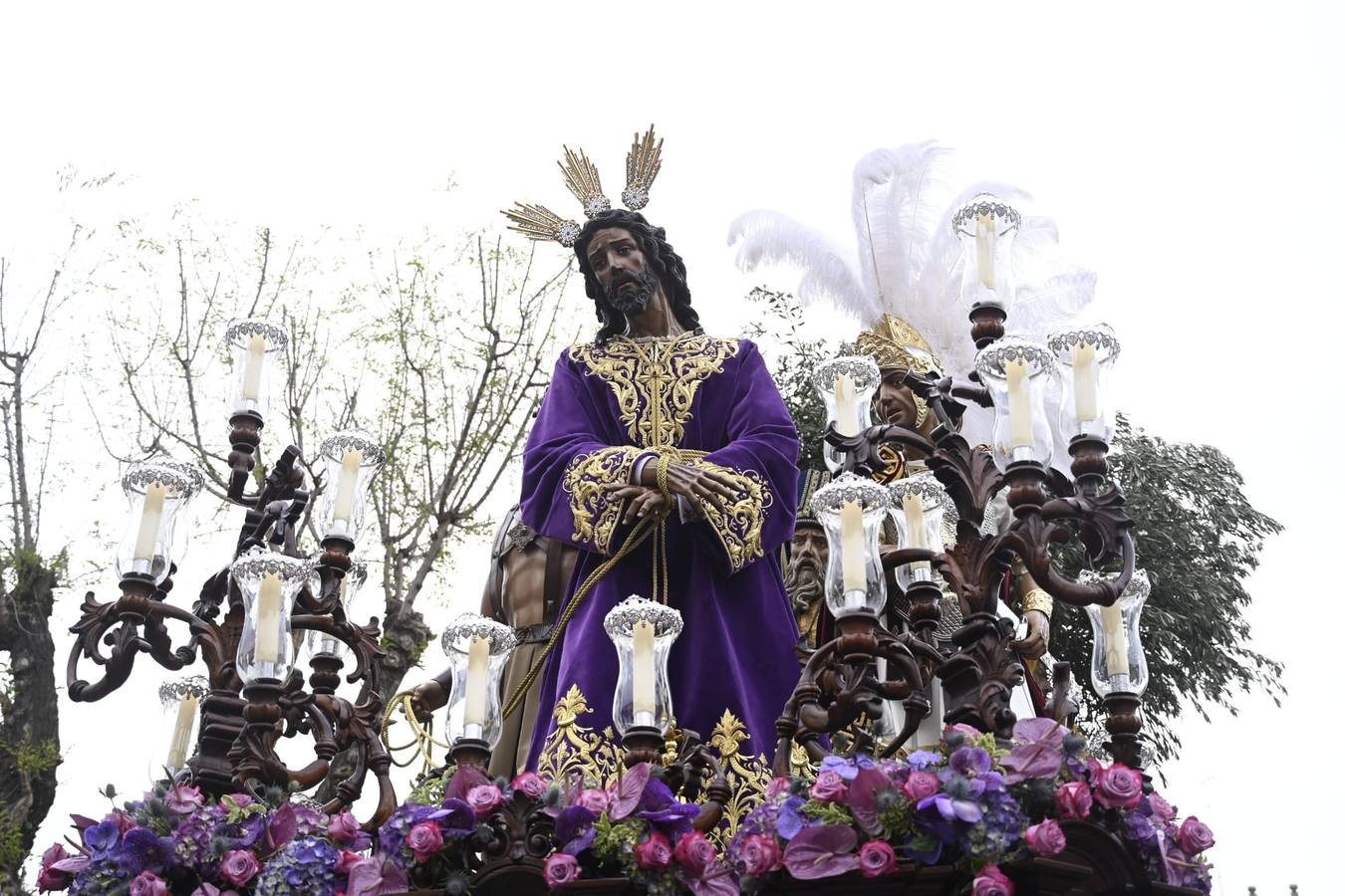 El barrio de Pino Montano arropó a su hermandad en el 25 aniversario de la Virgen del Amor