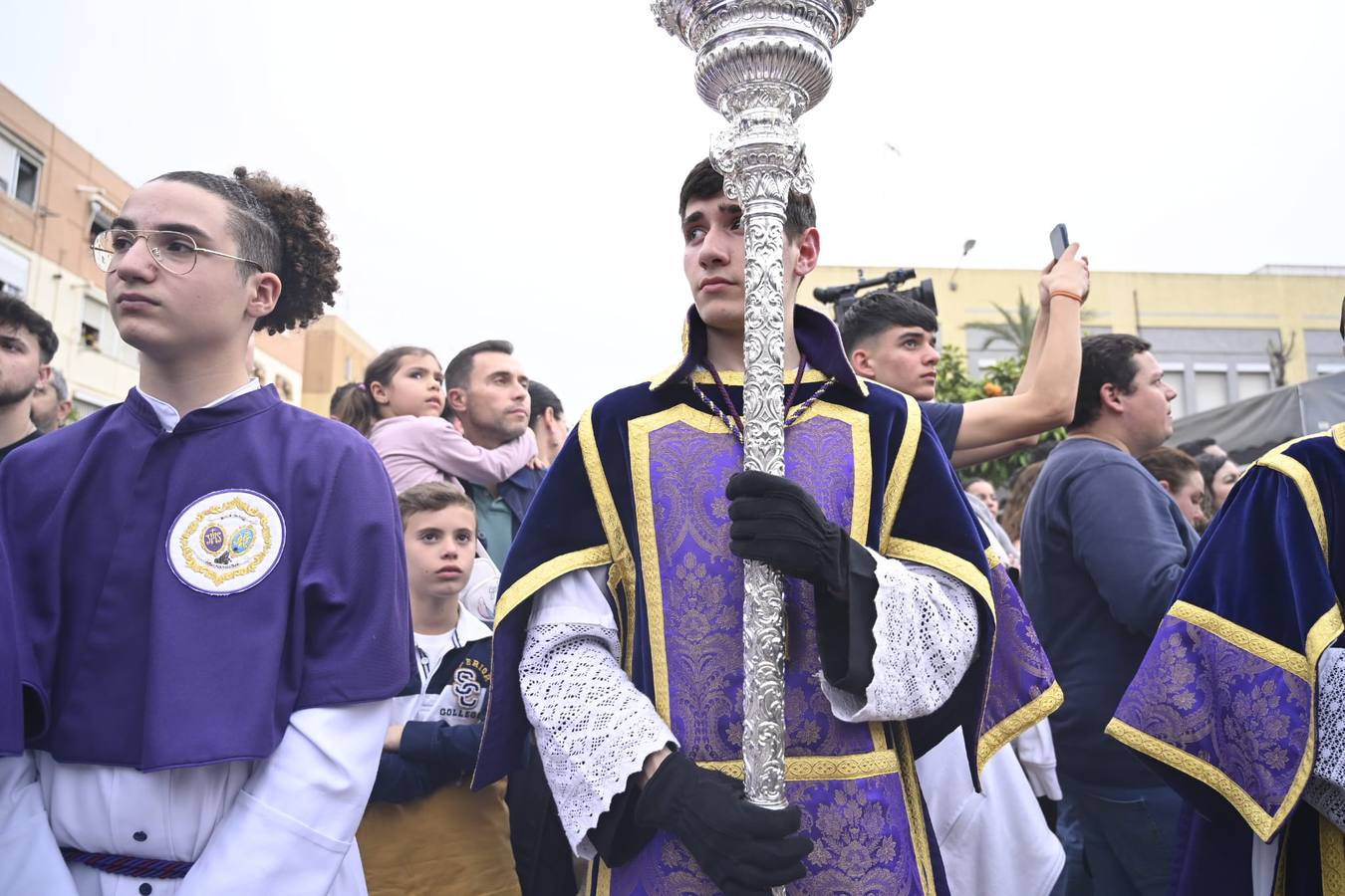 El barrio de Pino Montano arropó a su hermandad en el 25 aniversario de la Virgen del Amor