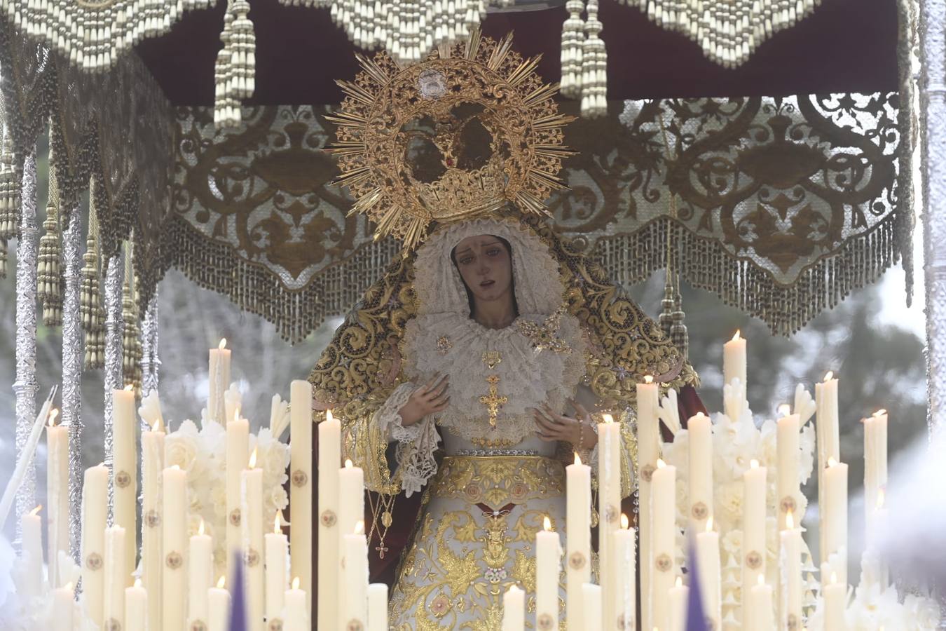 El barrio de Pino Montano arropó a su hermandad en el 25 aniversario de la Virgen del Amor