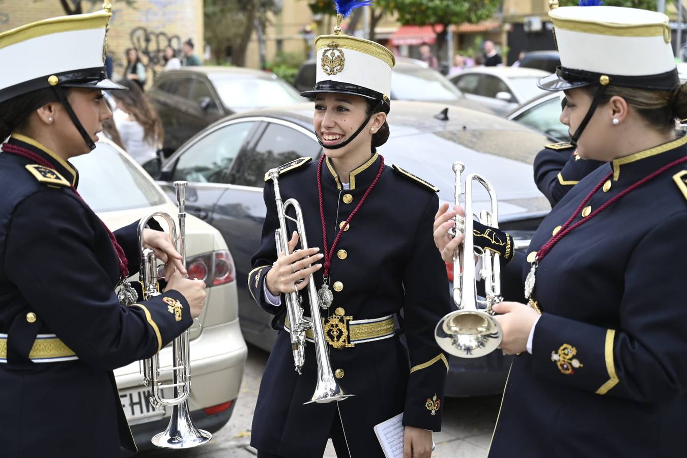 El barrio de Pino Montano arropó a su hermandad en el 25 aniversario de la Virgen del Amor