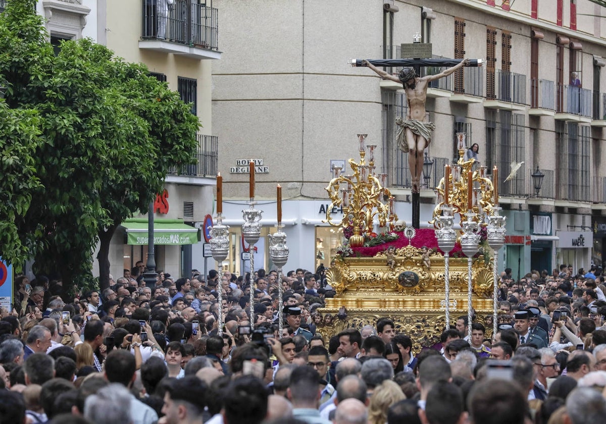 El Cristo de los Desamparados del Santo Ángel por la calle San Pablo