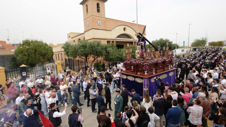 Sábado de Pasión de la Semana Santa de Sevilla 2024, en imágenes