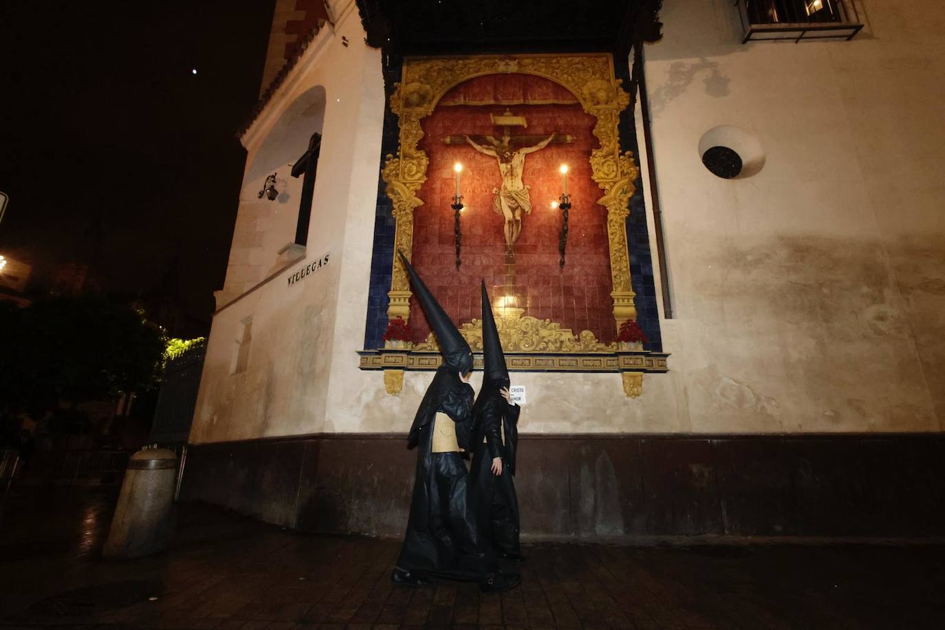 La estación de penitencia de la hermandad del Amor ha sido imposible por la lluvia