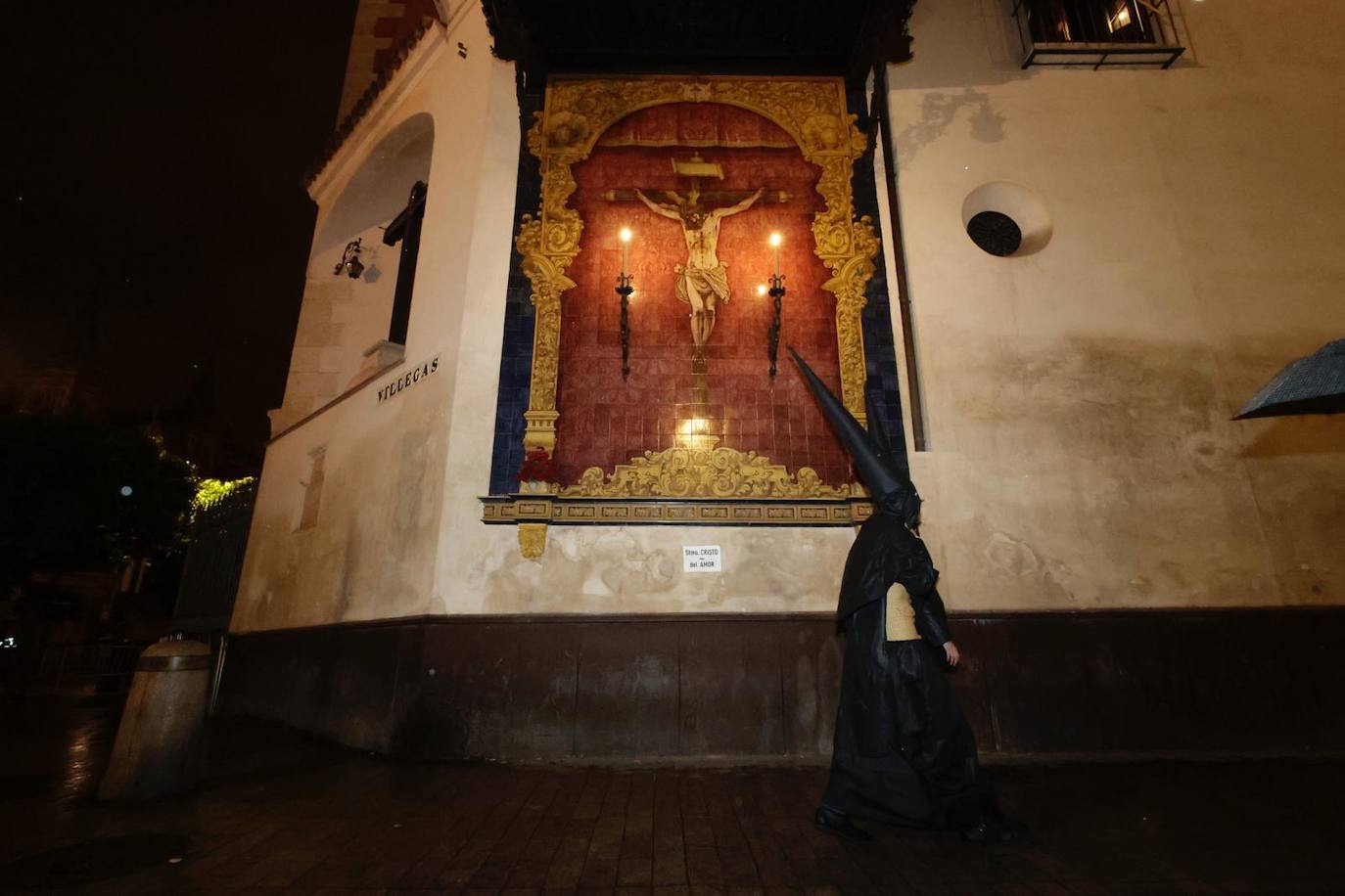 La estación de penitencia de la hermandad del Amor ha sido imposible por la lluvia