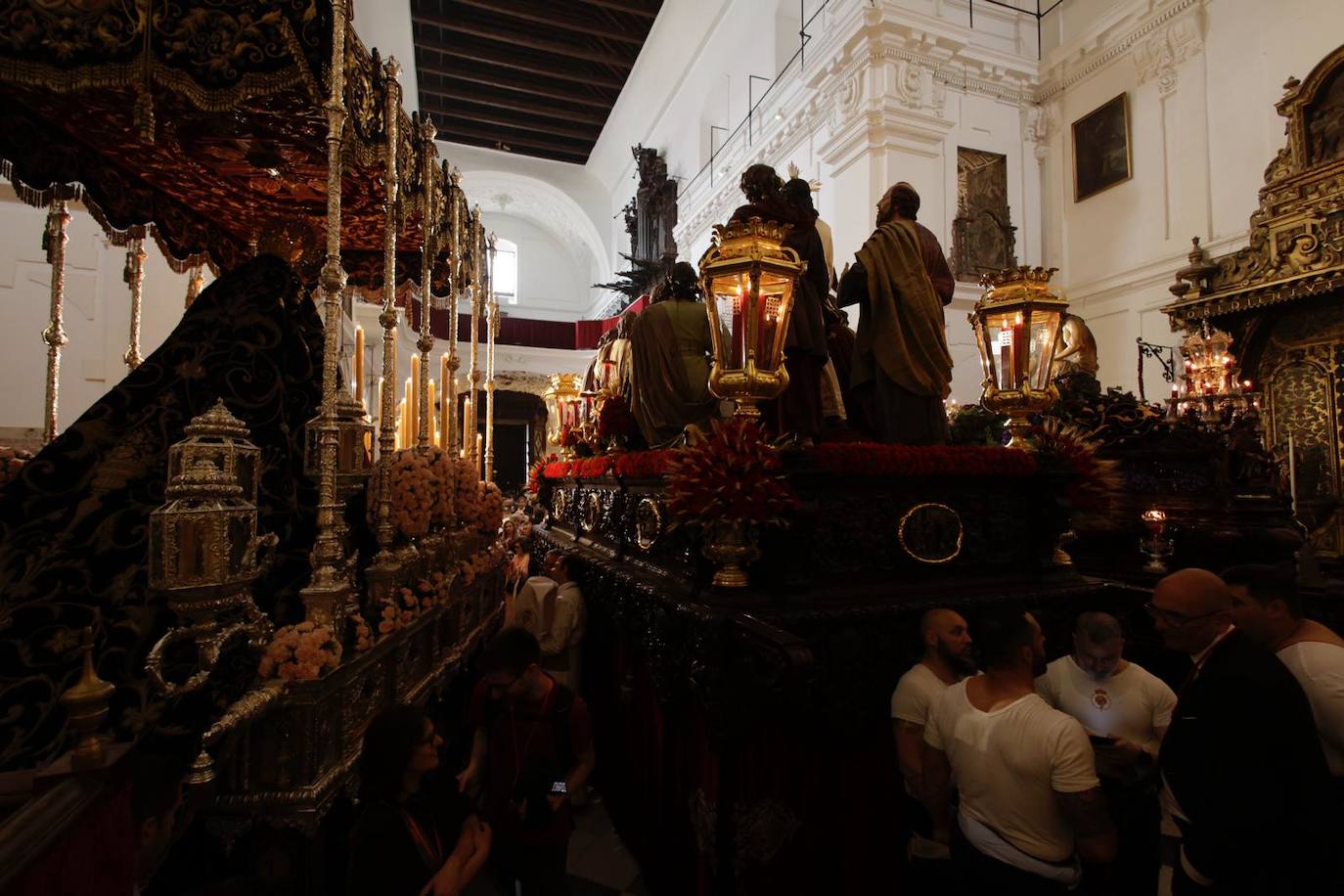 La hermandad de la Cena realiza su estación de penitencia  a la Santa Iglesia Catedral este Domingo de Ramos