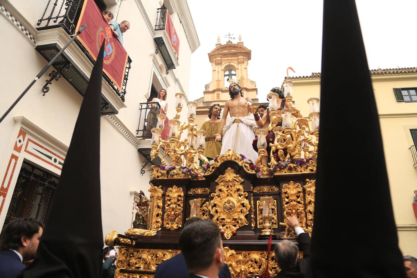 La hermandad de Jesús Despojado realiza su estación de penitencia con normalidad a pesar de las previsiones meteorológicas