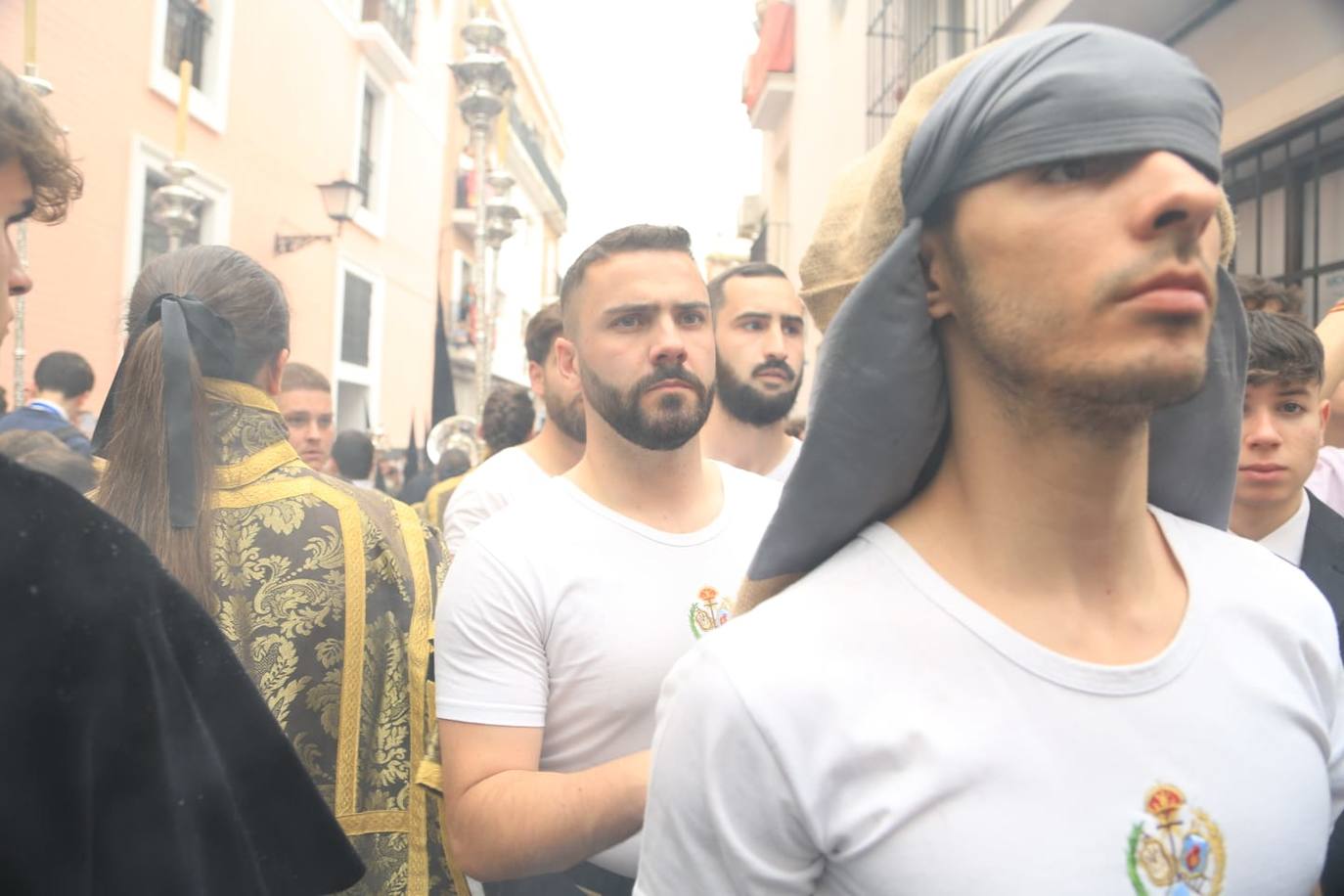 La hermandad de Jesús Despojado realiza su estación de penitencia con normalidad a pesar de las previsiones meteorológicas