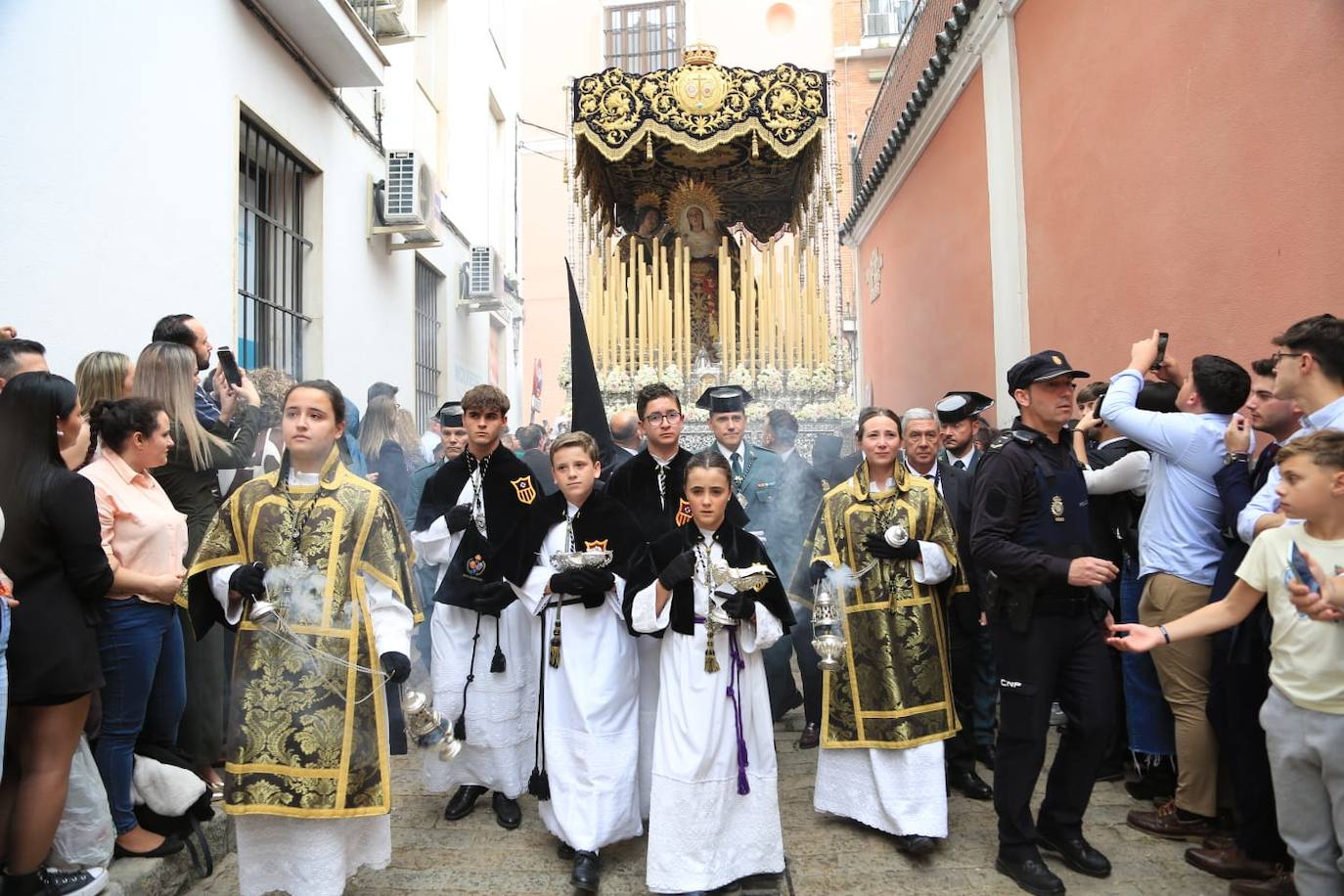 La hermandad de Jesús Despojado realiza su estación de penitencia con normalidad a pesar de las previsiones meteorológicas