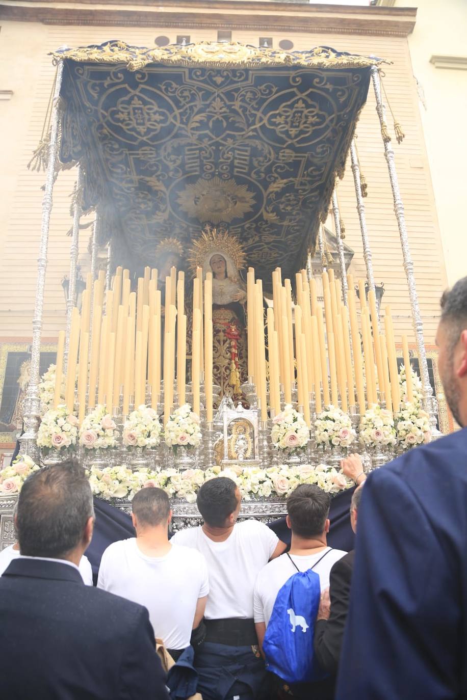 La hermandad de Jesús Despojado realiza su estación de penitencia con normalidad a pesar de las previsiones meteorológicas