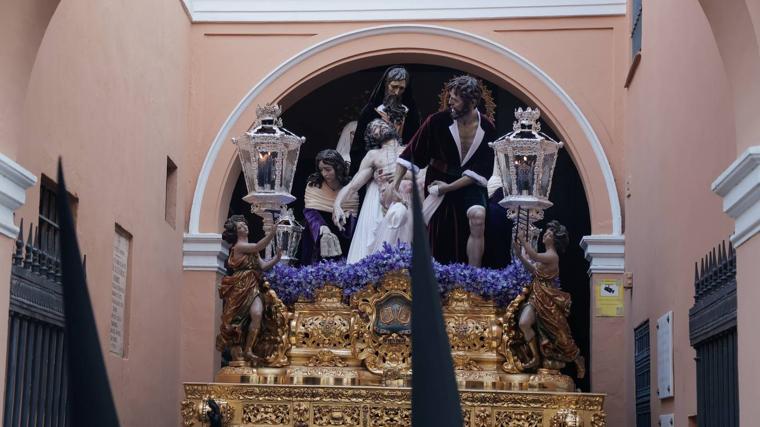 Lunes Santo de la Semana Santa de Sevilla 2024, en imágenes