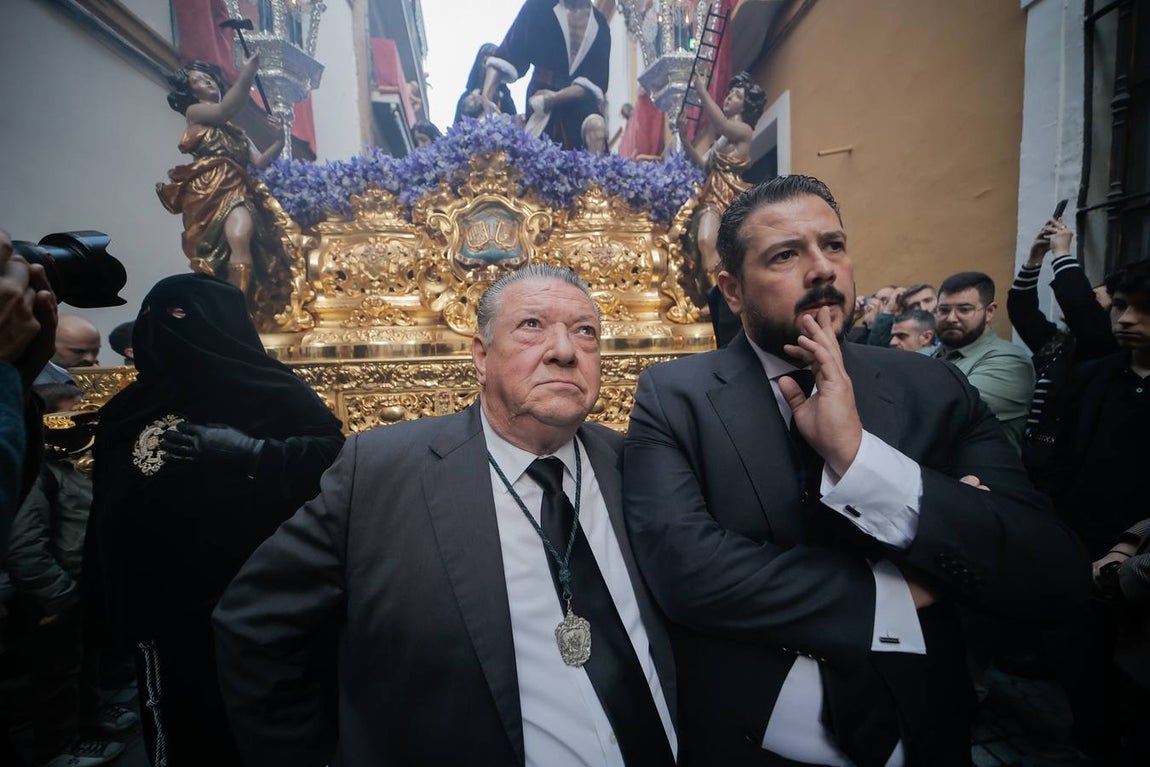 El impresionante paso de Santa Marta, en su salida este Lunes Santo 