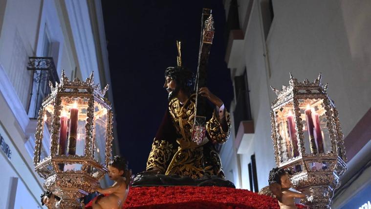 Lunes Santo de la Semana Santa de Sevilla 2024, en imágenes