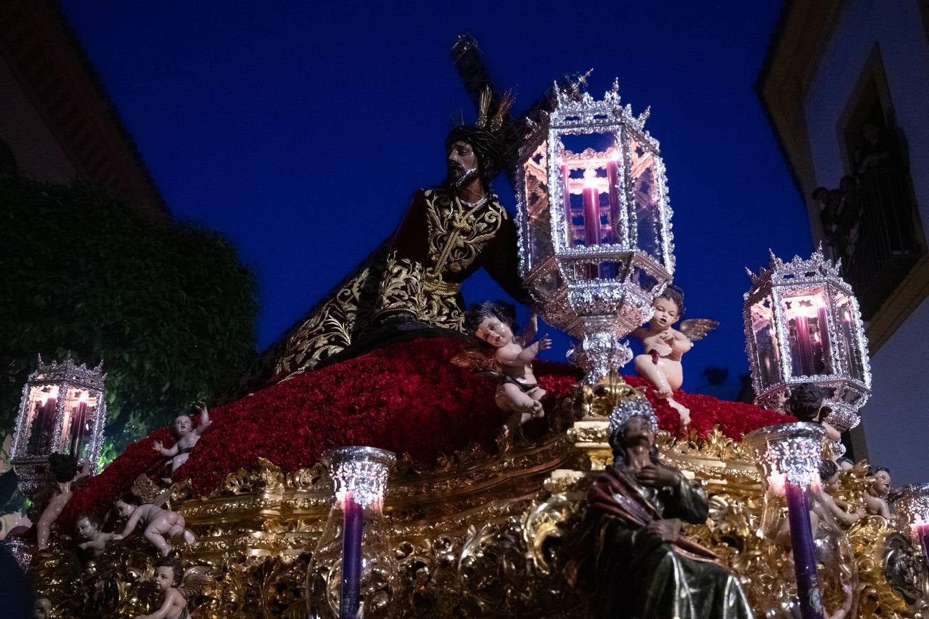 Momentos más emotivos de la procesión de  Las Penas, este Lunes Santo