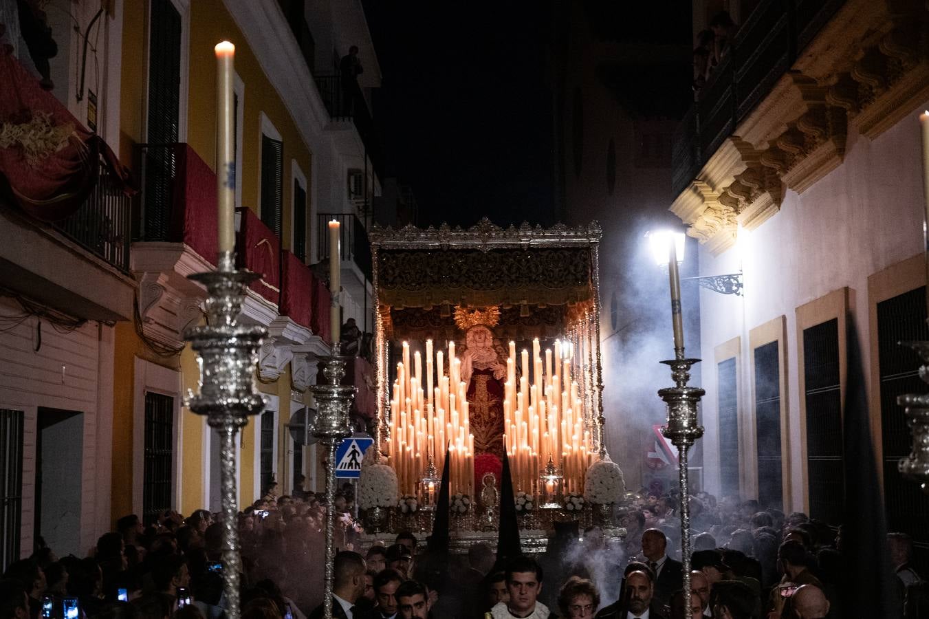 Momentos más emotivos de la procesión de  Las Penas, este Lunes Santo