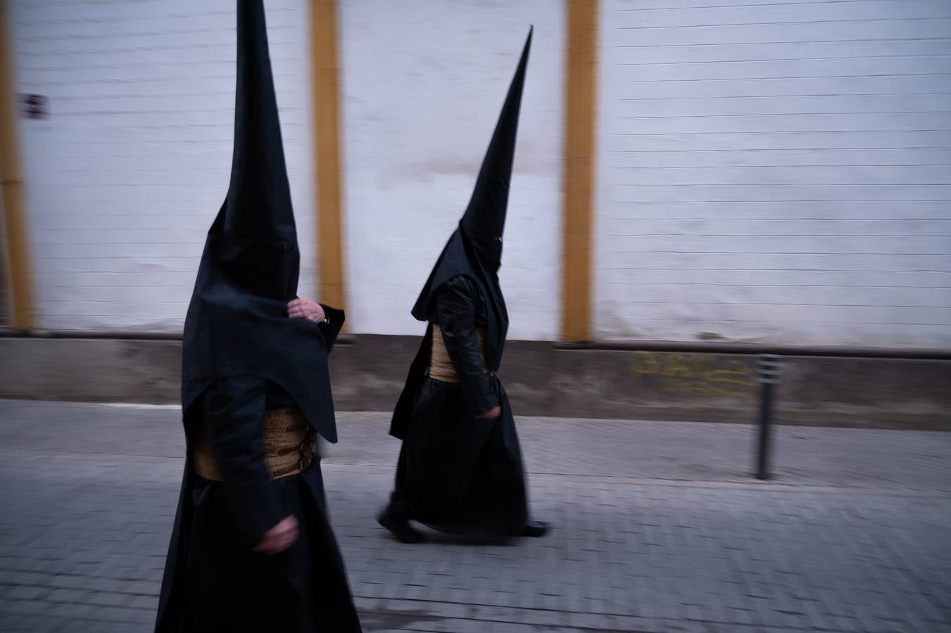 Momentos más emotivos de la procesión de  Las Penas, este Lunes Santo