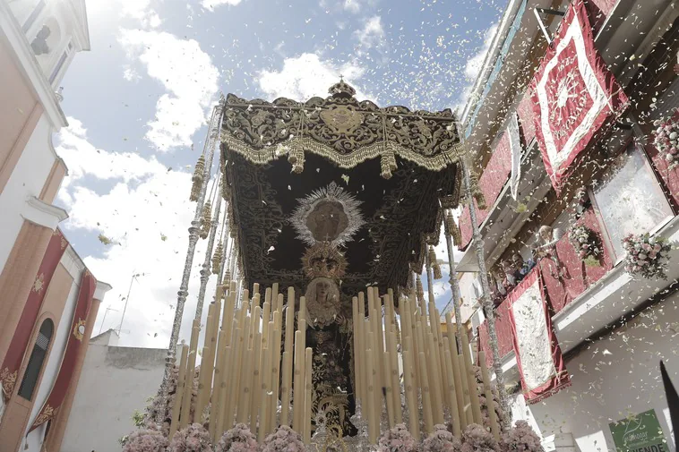 ¿Por qué tocan el Himno de Andalucía a la salida y a la entrada de la Virgen de los Dolores del Cerro?