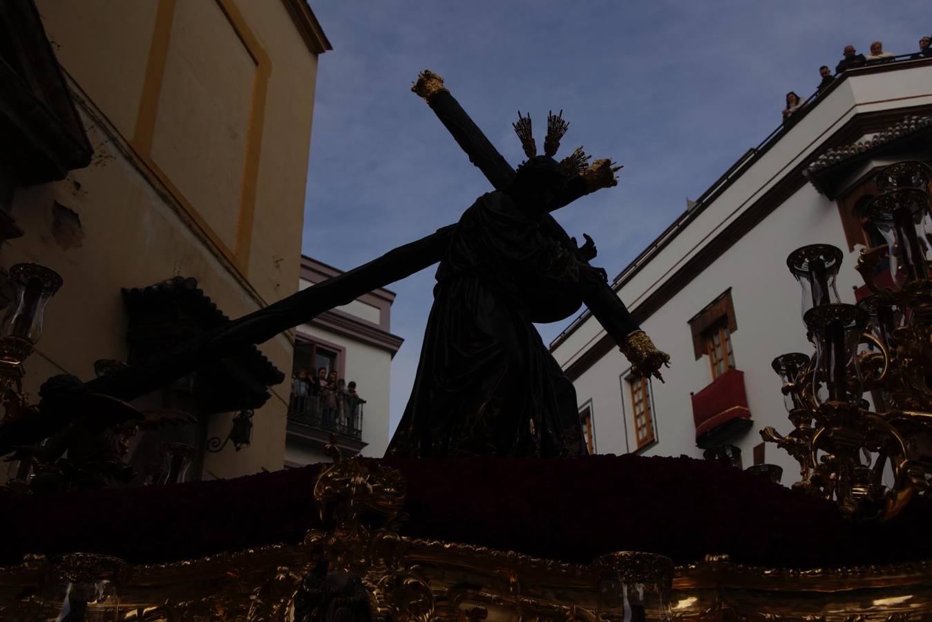 Salida de la hermandad de la Candelaria en la Semana Santa de Sevilla 2024