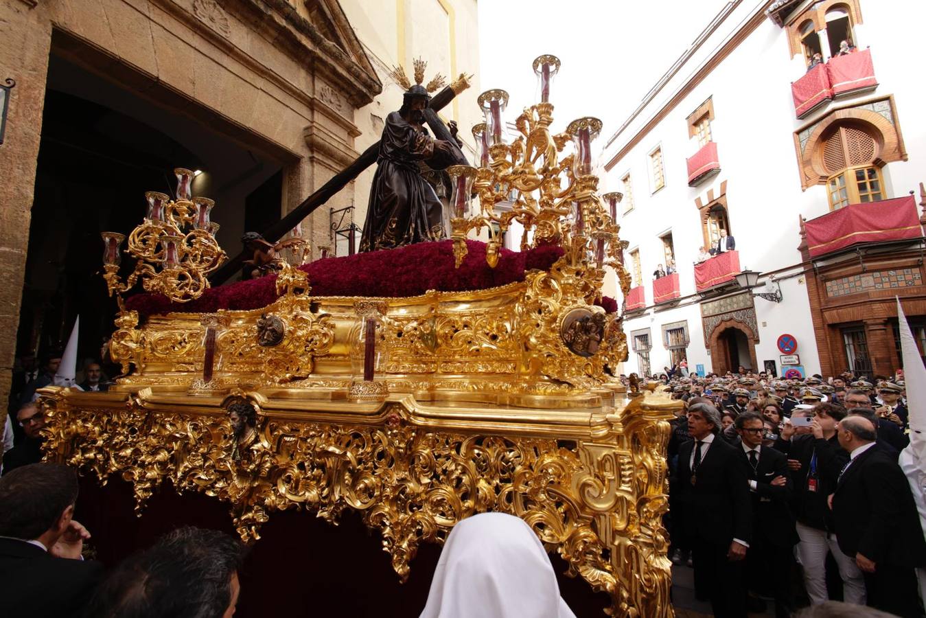 Salida de la hermandad de la Candelaria en la Semana Santa de Sevilla 2024