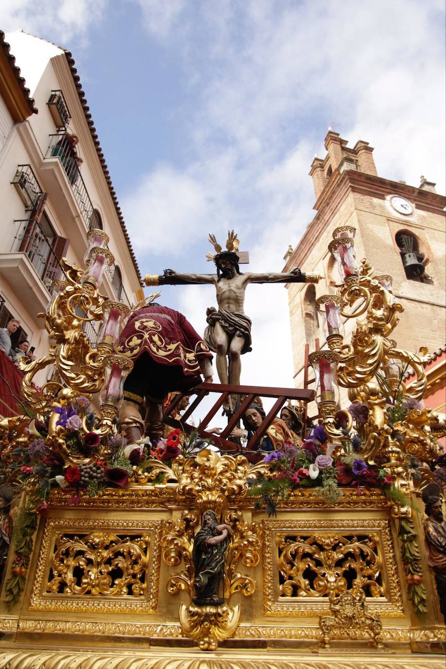 El Buen Fin desafía a la lluvia y procesiona este Miércoles Santo
