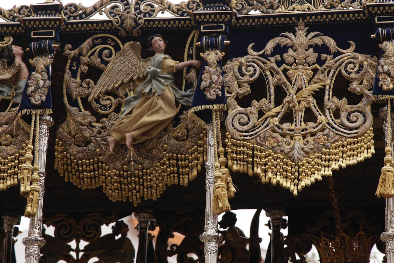 El Buen Fin desafía a la lluvia y procesiona este Miércoles Santo