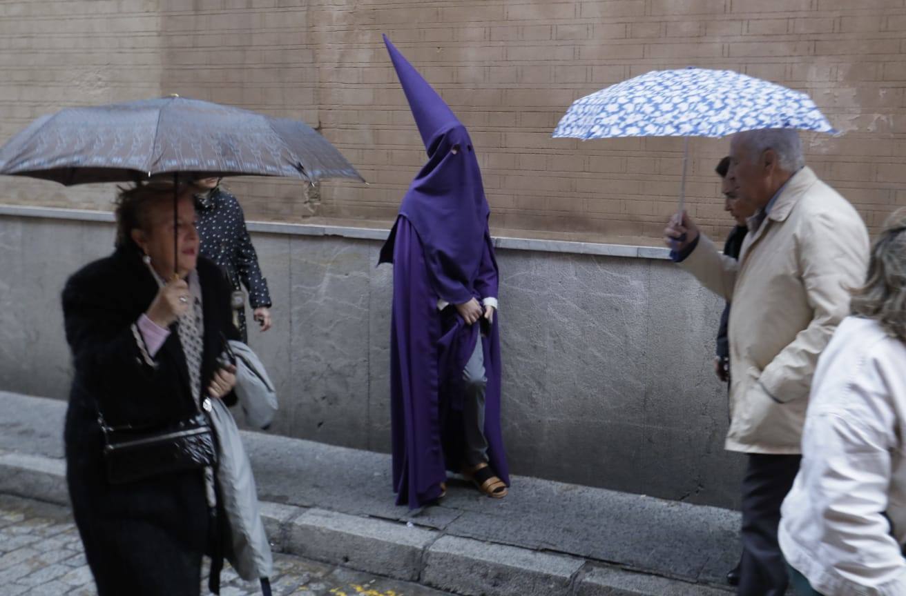 La lluvia impide que la Quinta Angustia realice su estación de penitencia este Jueves Santo