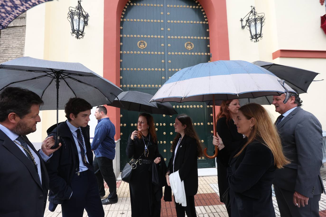 Las precipitaciones impiden que la hermandad de los Negritos salga en procesión por Sevilla este Jueves Santo