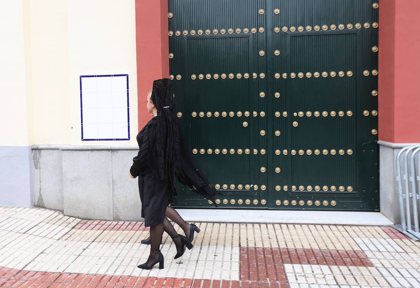 Las precipitaciones impiden que la hermandad de los Negritos salga en procesión por Sevilla este Jueves Santo