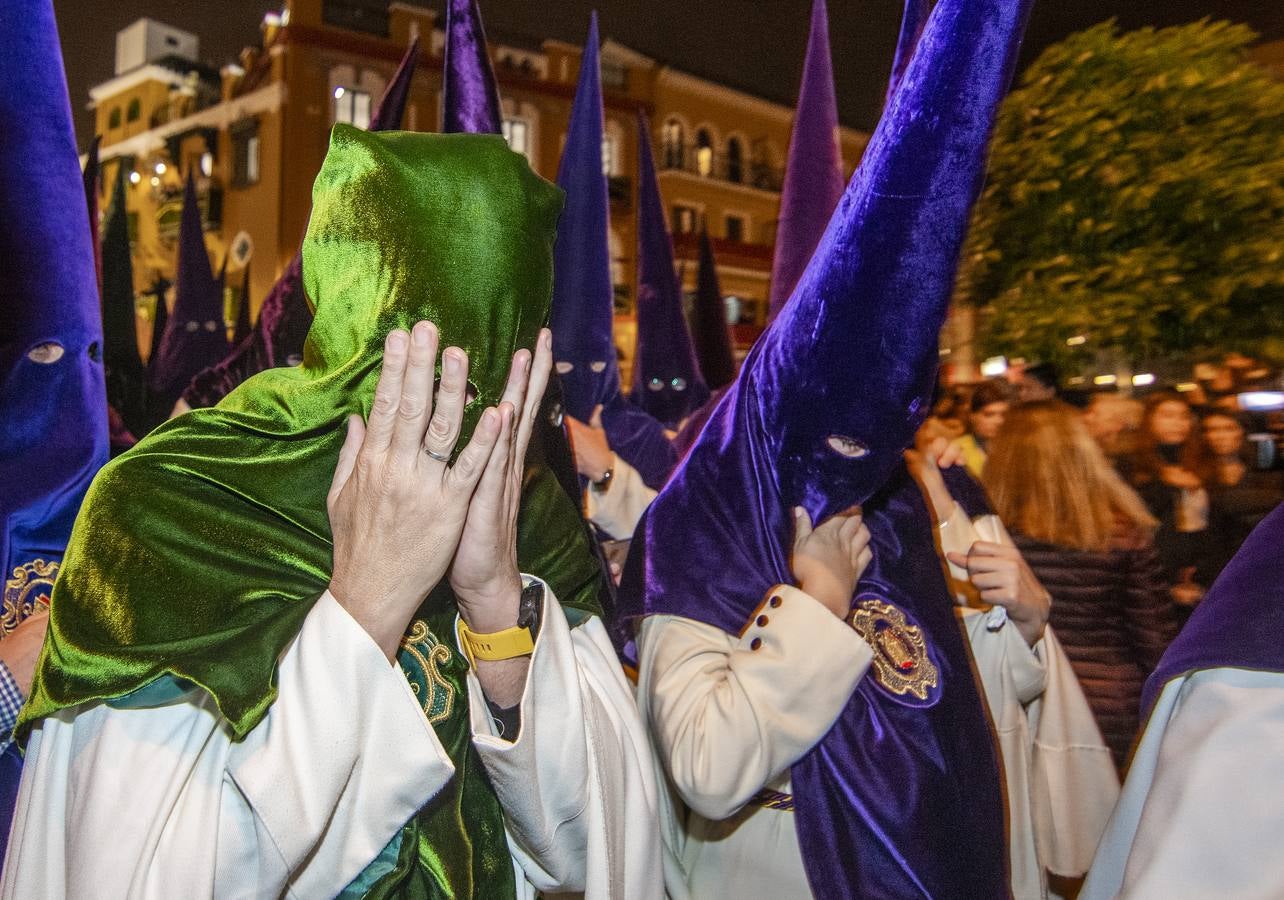 La hermandad de la Macarena no pudo procesionar por las calles de Sevilla en la Madrugada 2024 por las malas previsiones meteorológicas