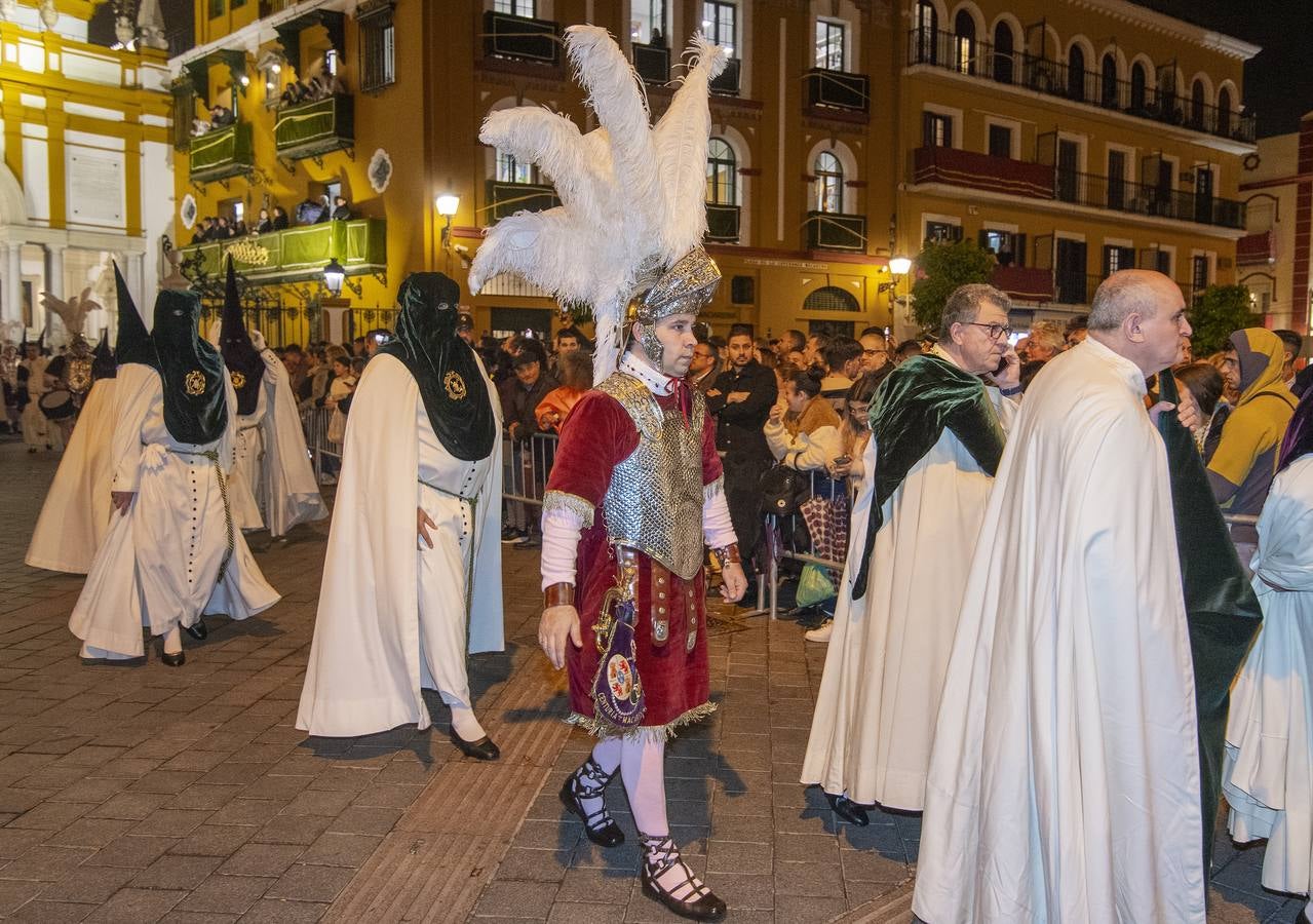 La hermandad de la Macarena no pudo procesionar por las calles de Sevilla en la Madrugada 2024 por las malas previsiones meteorológicas