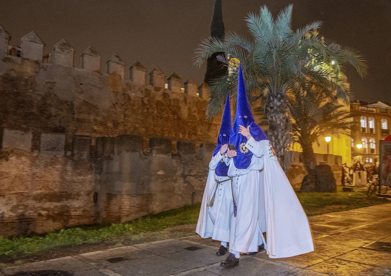 La hermandad de la Macarena no pudo procesionar por las calles de Sevilla en la Madrugada 2024 por las malas previsiones meteorológicas