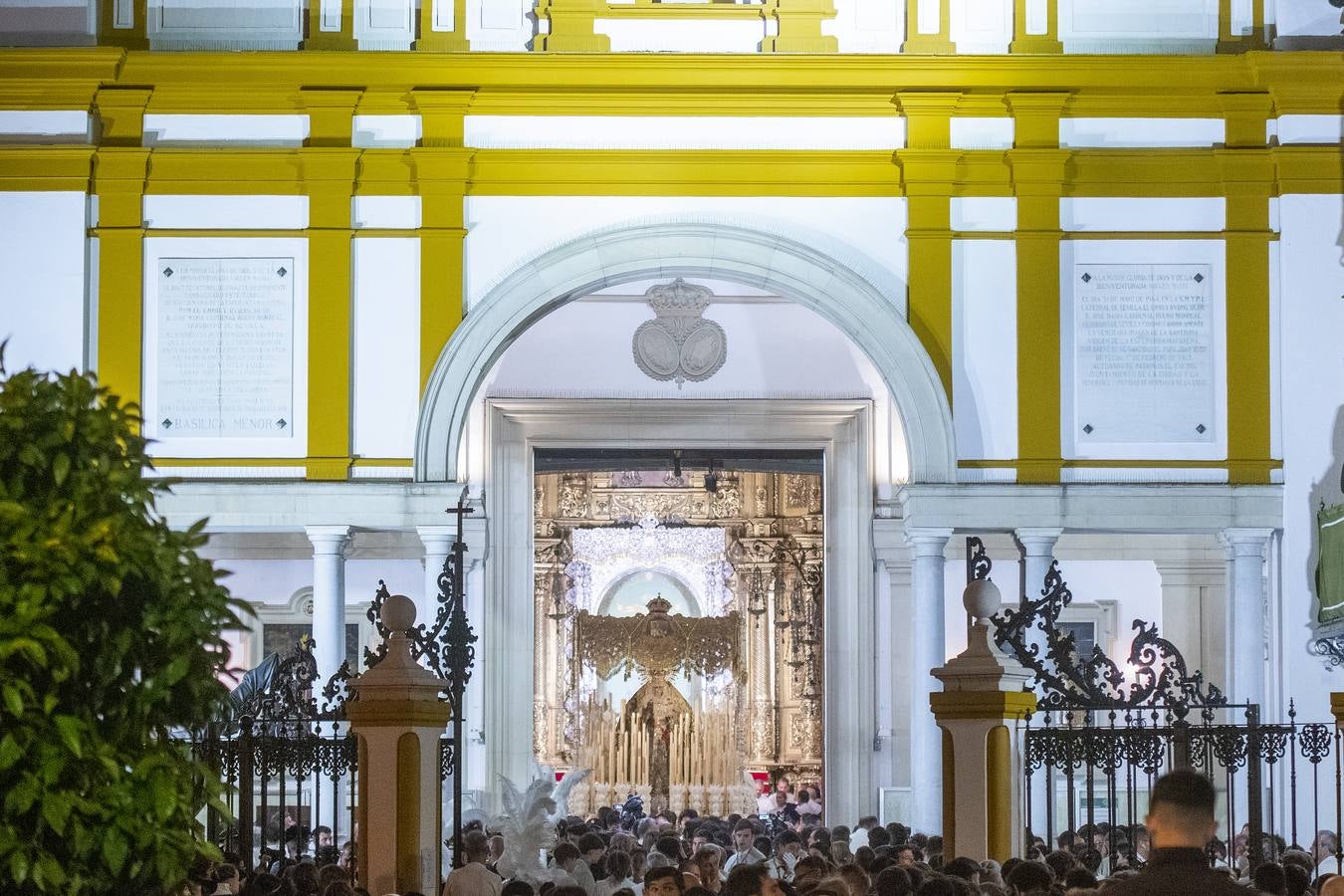 La hermandad de la Macarena no pudo procesionar por las calles de Sevilla en la Madrugada 2024 por las malas previsiones meteorológicas