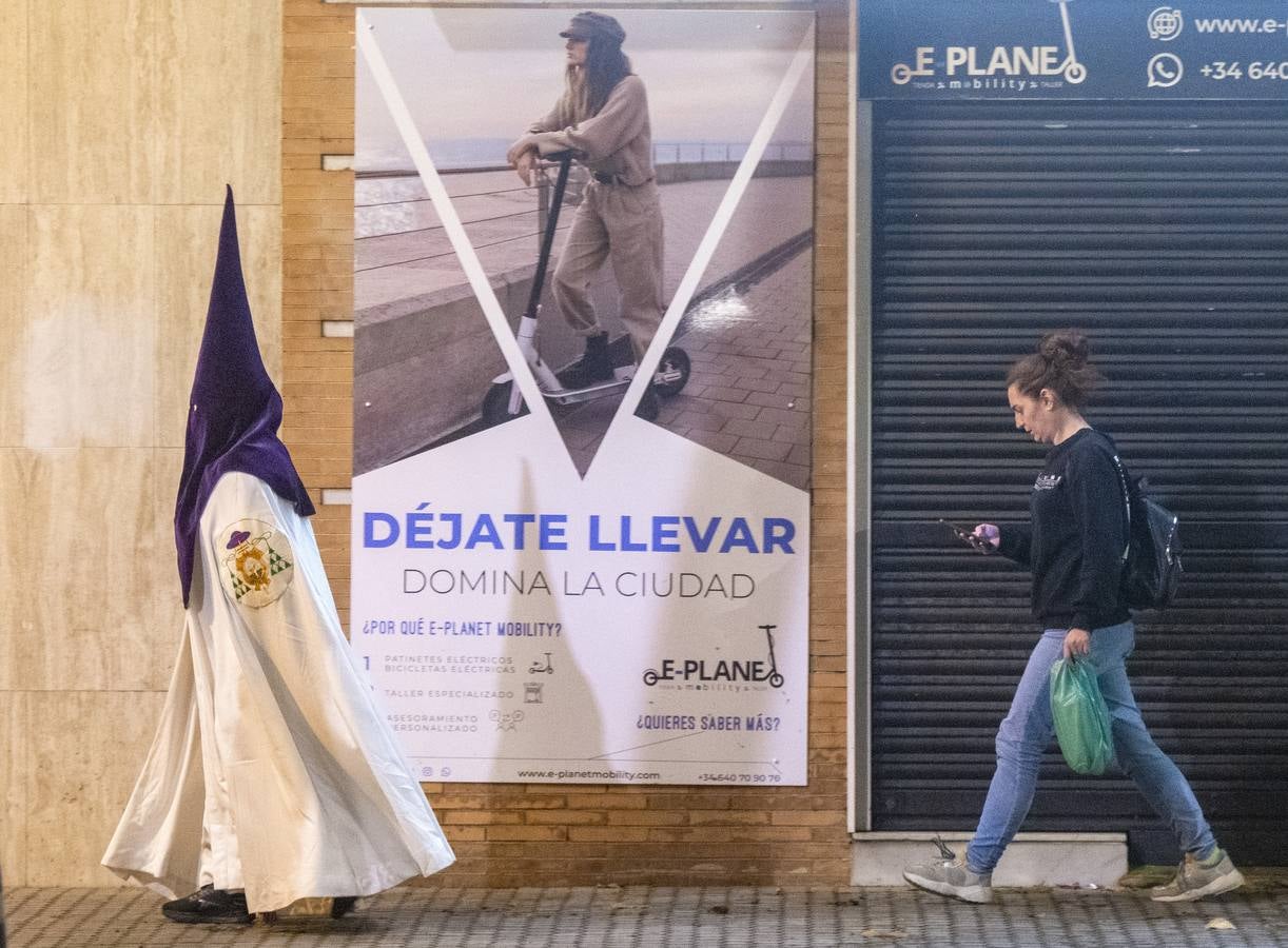 La hermandad de la Macarena no pudo procesionar por las calles de Sevilla en la Madrugada 2024 por las malas previsiones meteorológicas